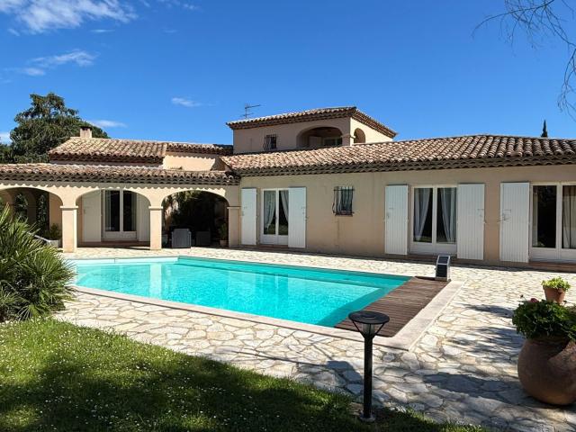 Maison 6 pièces 180 m²