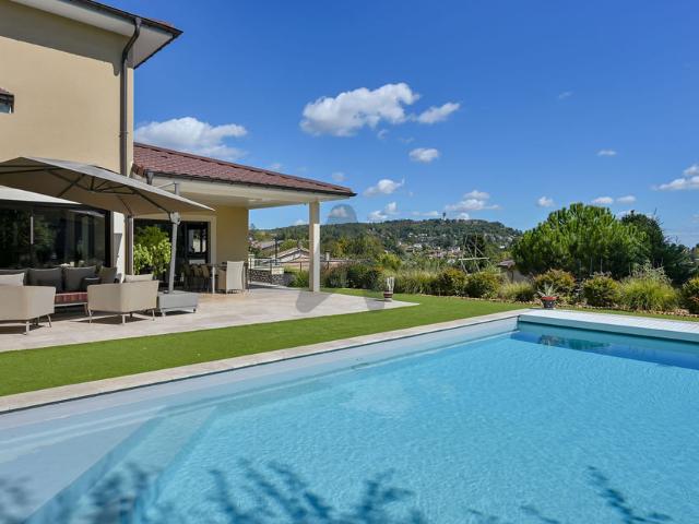 Maison 6 pièces 180 m²