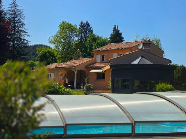 Maison 6 pièces 180 m²