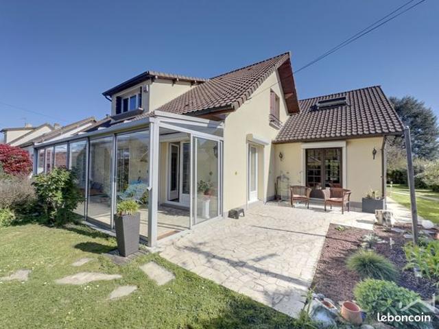 Maison 6 pièces 180 m²