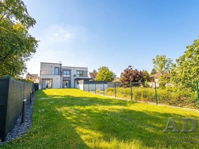 Maison 6 pièces 180 m²