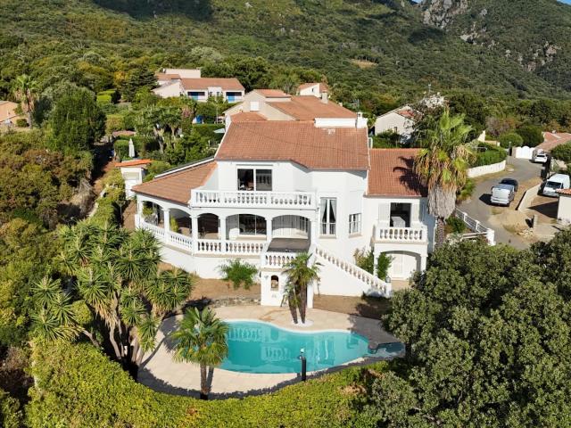 Maison 6 pièces 180 m²