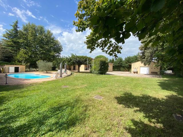 Maison 6 pièces 180 m²