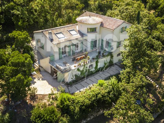 Maison 6 pièces 180 m²
