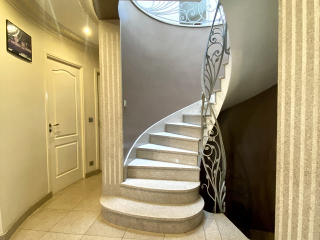 Maison 6 pièces 180 m²