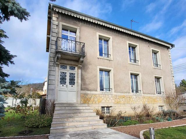 Maison 6 pièces 180 m²