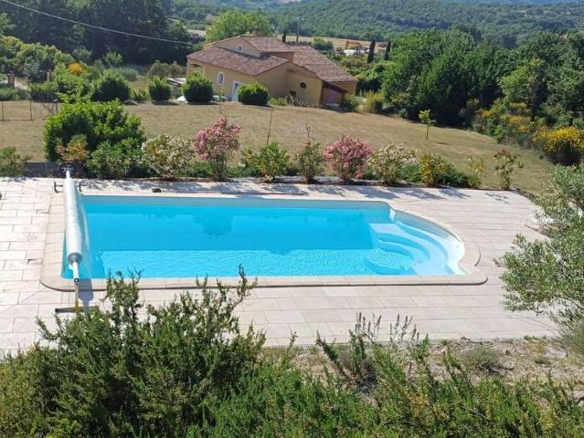 Maison 6 pièces, 180 m² à louer à Saint Michel l'Observatoire 04870