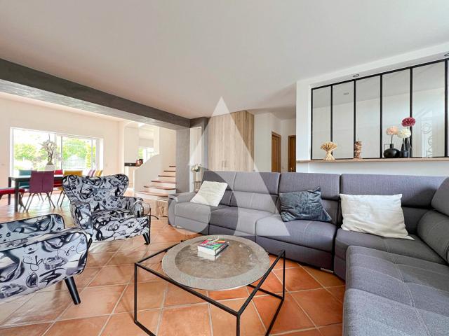 Maison 6 pièces, 180 m² à louer à Saintes 17100