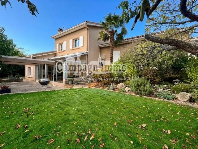 Maison 6 pièces 182 m²