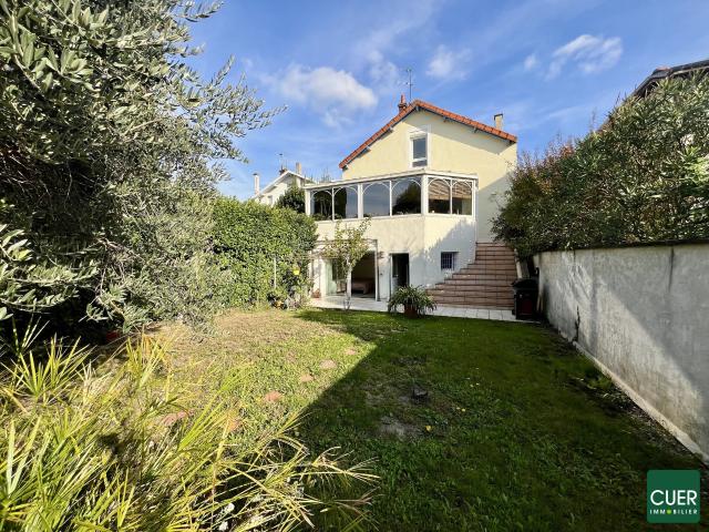 Maison 6 pièces 182 m²