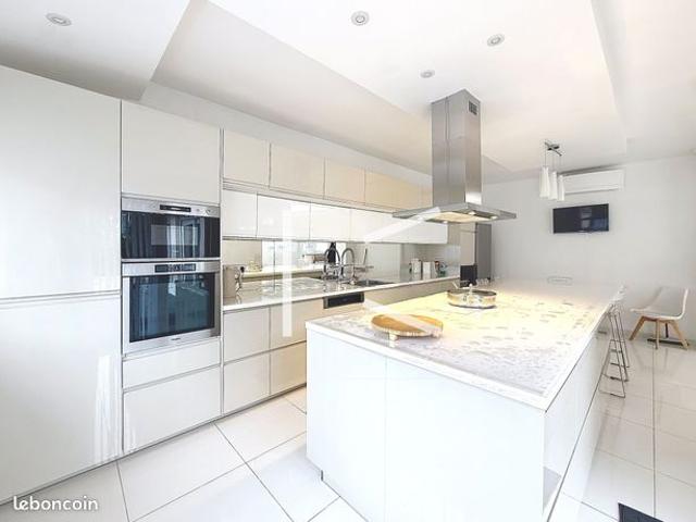 Maison 6 pièces 194 m²