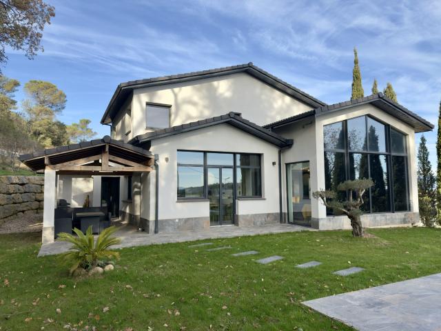 Maison 6 pièces 198 m²
