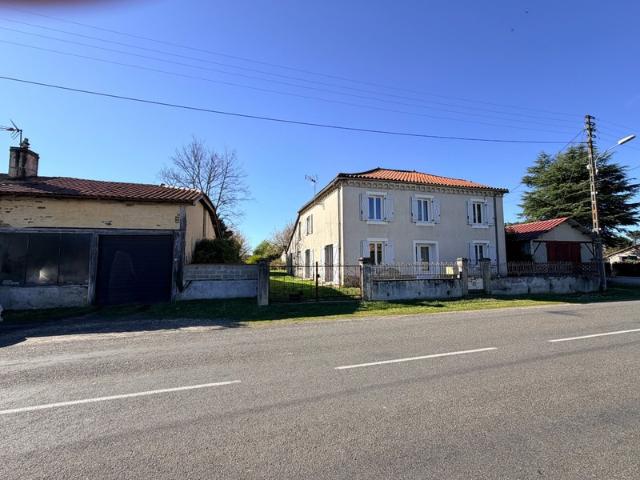 Maison 6 pièces 194M2 habitable avec terrain divisible et garage aménageable dans la centre de GABARRET 40