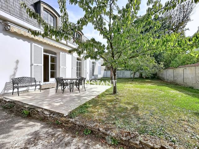 Maison 6 pièces 195 m²