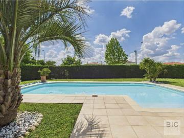 Maison 6 pièces 195 m²