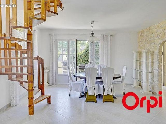 Maison 6 pièces 195 m²