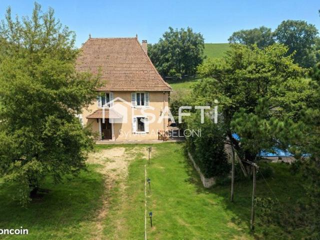 Propriété 6 pièces 195 m²