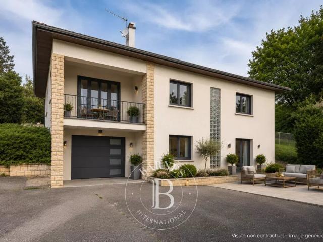 Maison 6 pièces 196 m²
