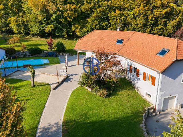 Maison 6 pièces 196 m²