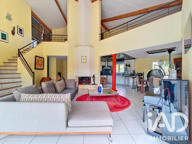 Maison 6 pièces 196 m²