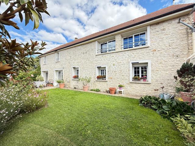 Maison 6 pièces 196 m²