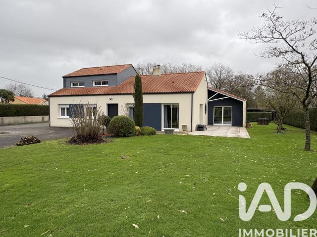 Maison 6 pièces 196 m²