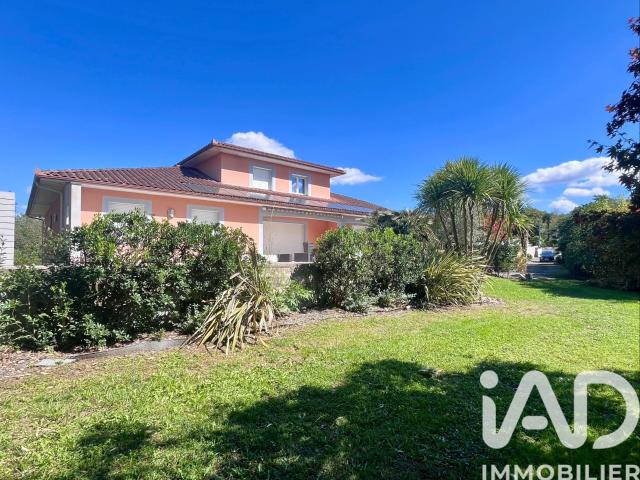 Maison 6 pièces 196 m²