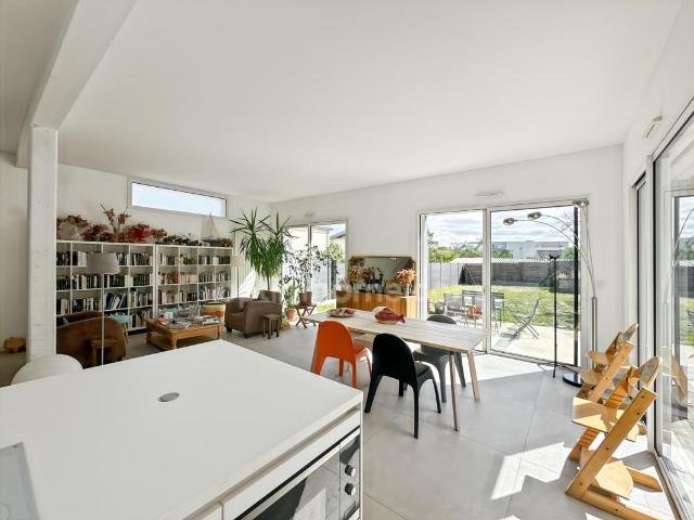 Maison 6 pièces 196 m²