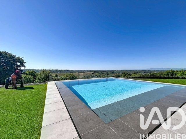 Maison 6 pièces 196 m²
