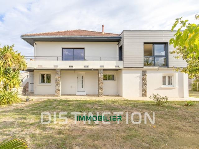 Maison 6 pièces 196 m²