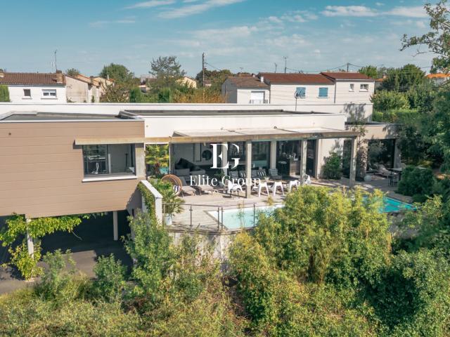 Maison 6 pièces 196 m²