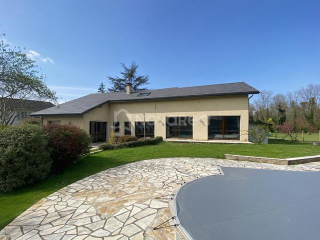 Maison 6 pièces 196 m²