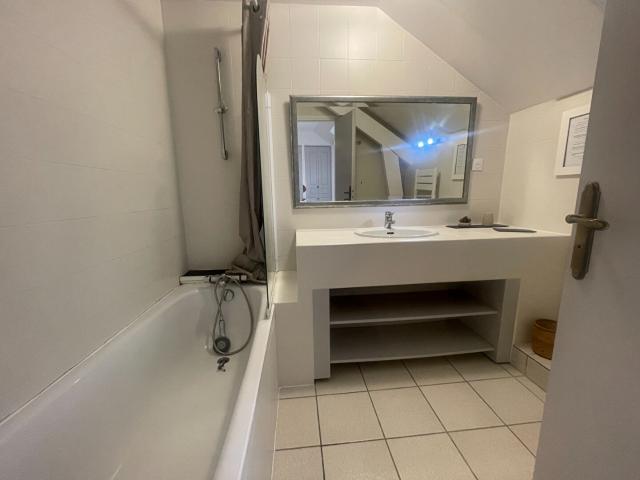 Maison 6 pièces, 196 m² à louer à Bosdarros 64290