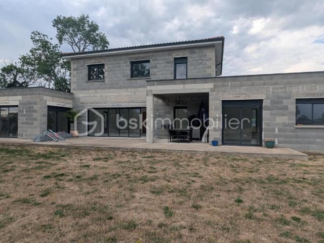 Maison 6 pièces 197 m²