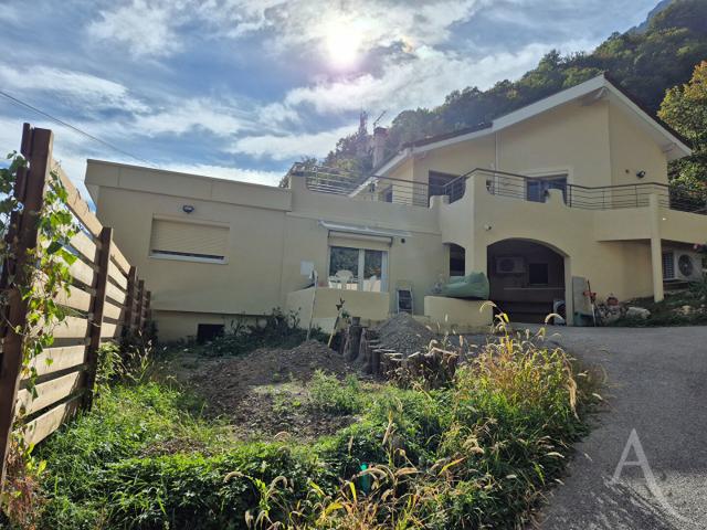 Maison 6 pièces 197 m²
