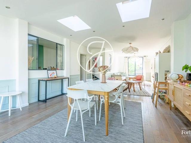 Maison 6 pièces 198 m²