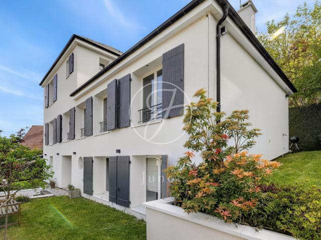 Maison 6 pièces 198 m²
