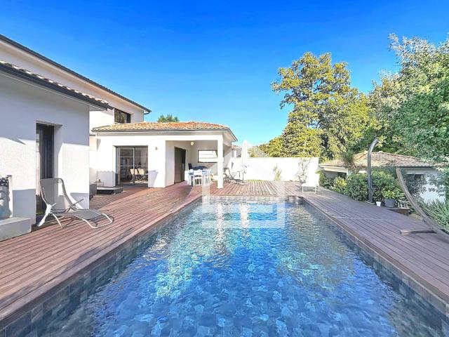 Maison 6 pièces 198 m²