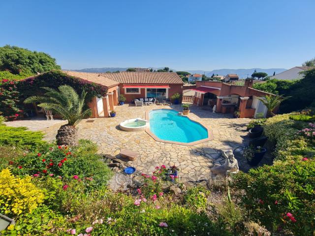 Maison 6 pièces 198 m²