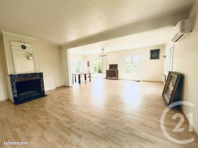 Maison 6 pièces 198 m²