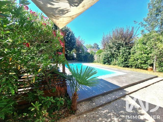 Maison 6 pièces 198 m²