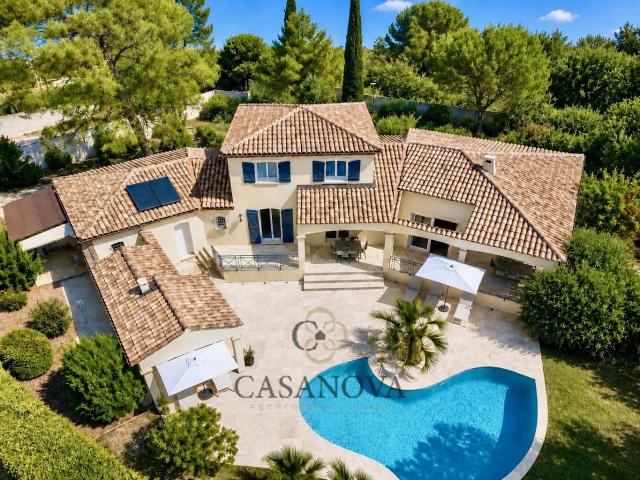 Maison 6 pièces 198 m²