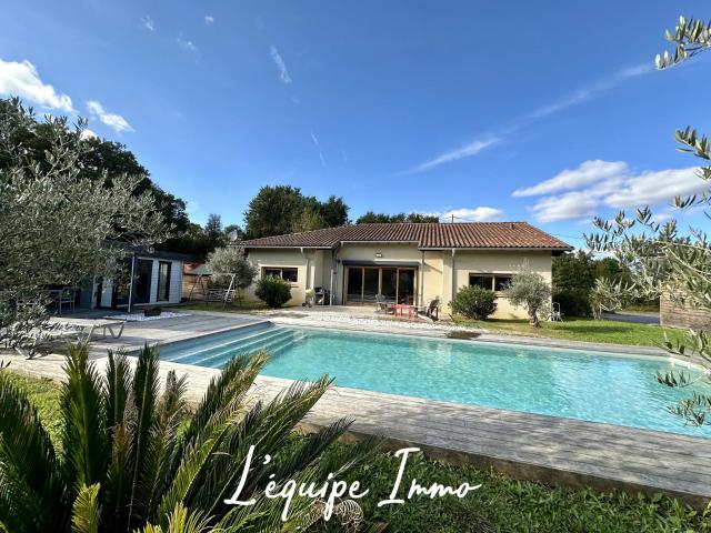 Maison 6 pièces 198 m²