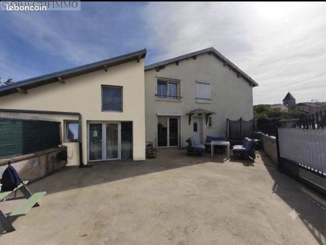 Maison 6 pièces 198 m²