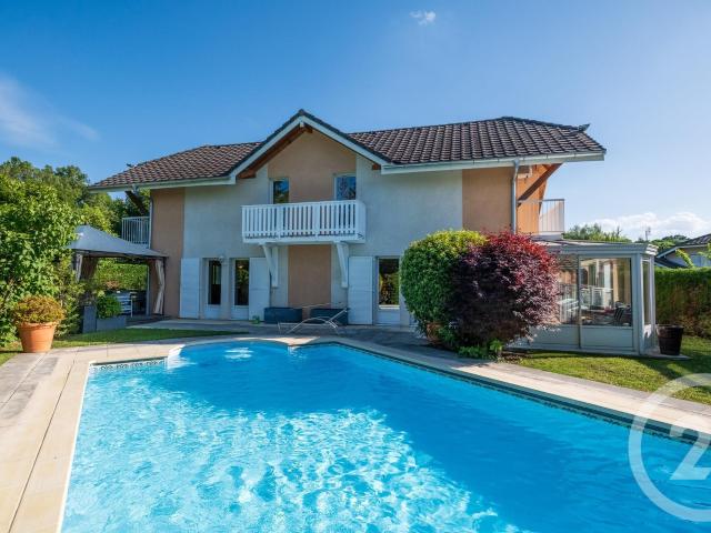 Maison 6 pièces 198 m²