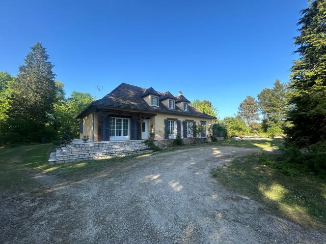 Maison 6 pièces 198 m²