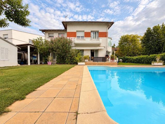 Maison 6 pièces 199 m²