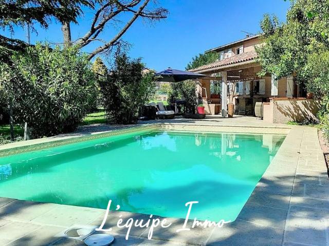 Maison 6 pièces 199 m²