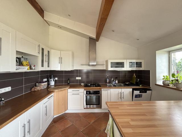 Maison 6 pièces, 199 m² à louer à Montagny 69700