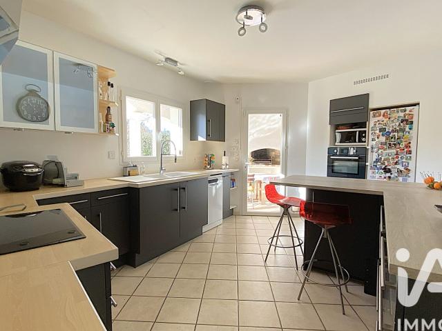 Maison 6 pièces, 199 m² à louer à Saint Médard en Jalles 33160
